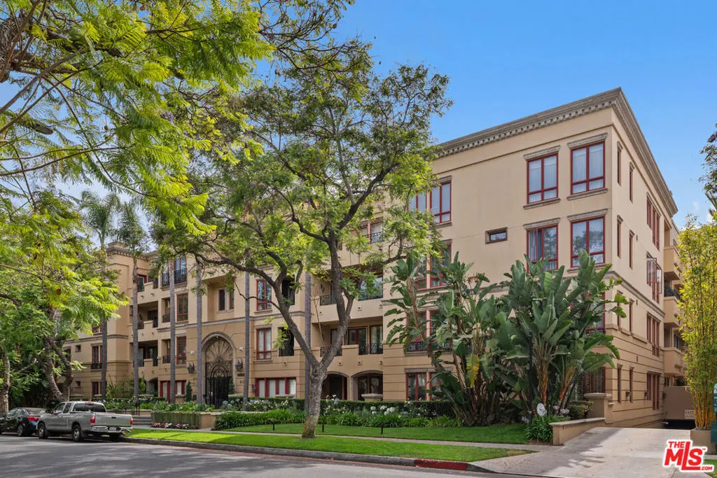 411 N Oakhurst Drive 305, Beverly Hills, CA — listing photo 1