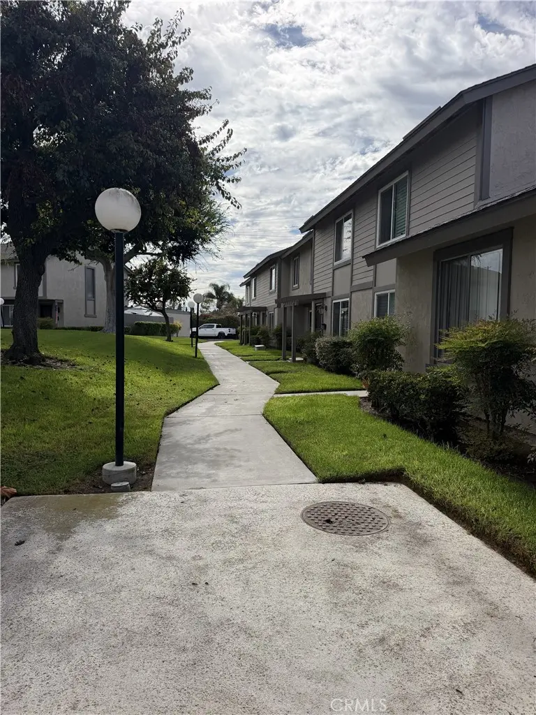 3080 Bradford E, Santa Ana, CA — listing photo 1