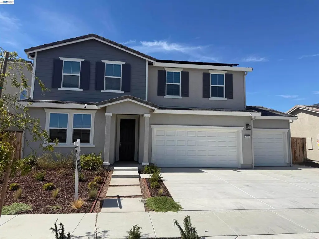 Single Family Residence for sale at 3065 Blue Opal Cir, Roseville, CA featuring 4 beds and 3 baths