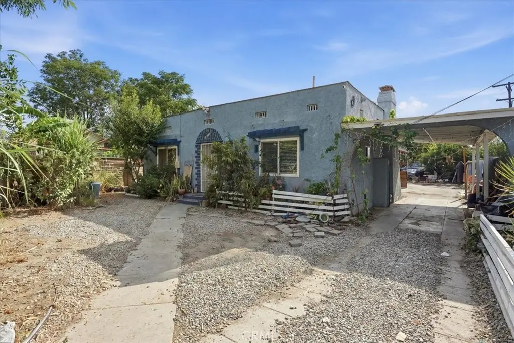 Single Family Residence for rent at 1707 N Arrowhead, San Bernardino, CA featuring 3 beds and 2 baths