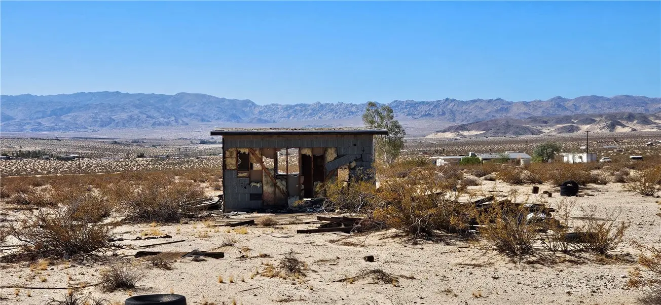 800 Pioneer Trail, 29 Palms, CA — listing photo 1