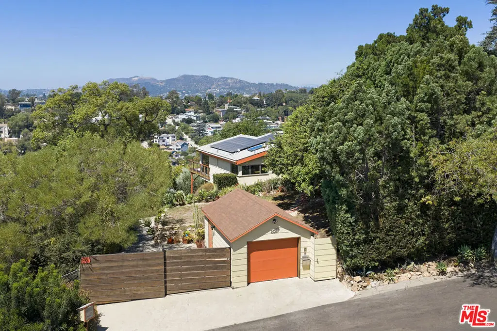Single Family Residence for rent at 2021 Park Drive, Los Angeles, CA featuring 3 beds and 2 baths