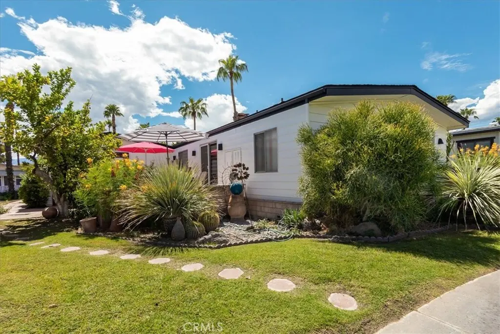 Manufactured In Park for sale at 1089 Via Verde 84, Cathedral City, CA featuring 2 beds and 2 baths