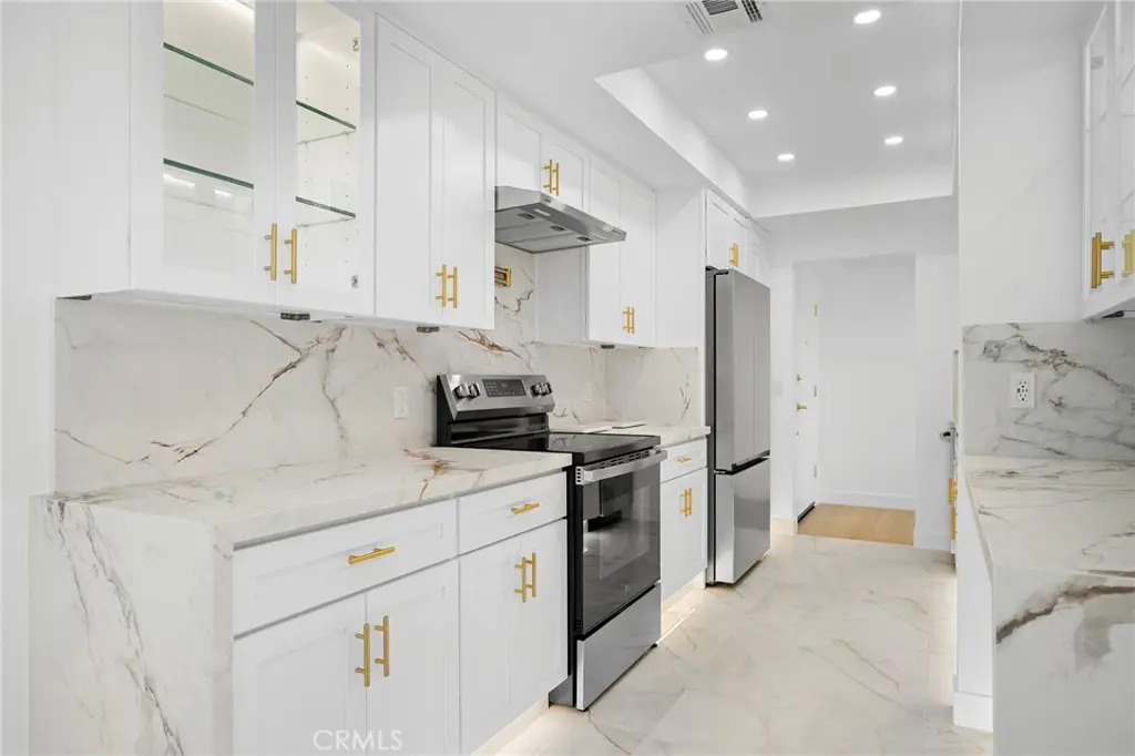 1401 Valley View Road 329, Glendale, CA — listing photo 1