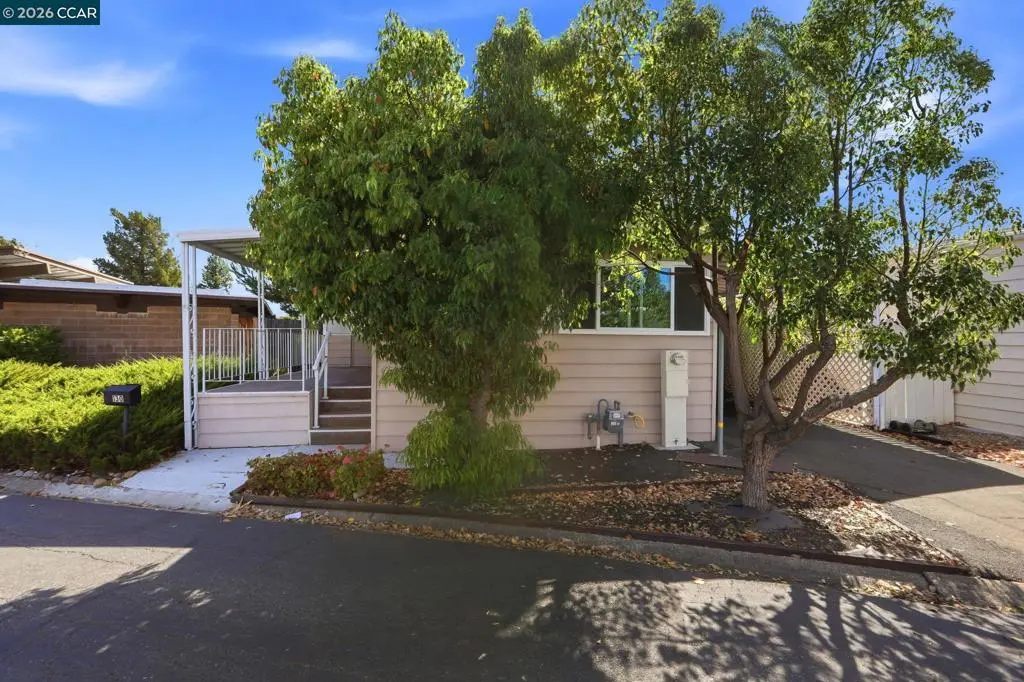Manufactured In Park for sale at 130 Leanne Lane, Concord, CA featuring 2 beds and 1 bath