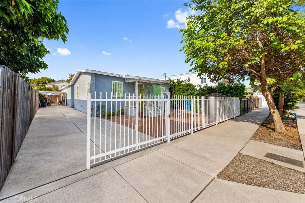 907 E 109th, Los Angeles, CA — listing photo 1