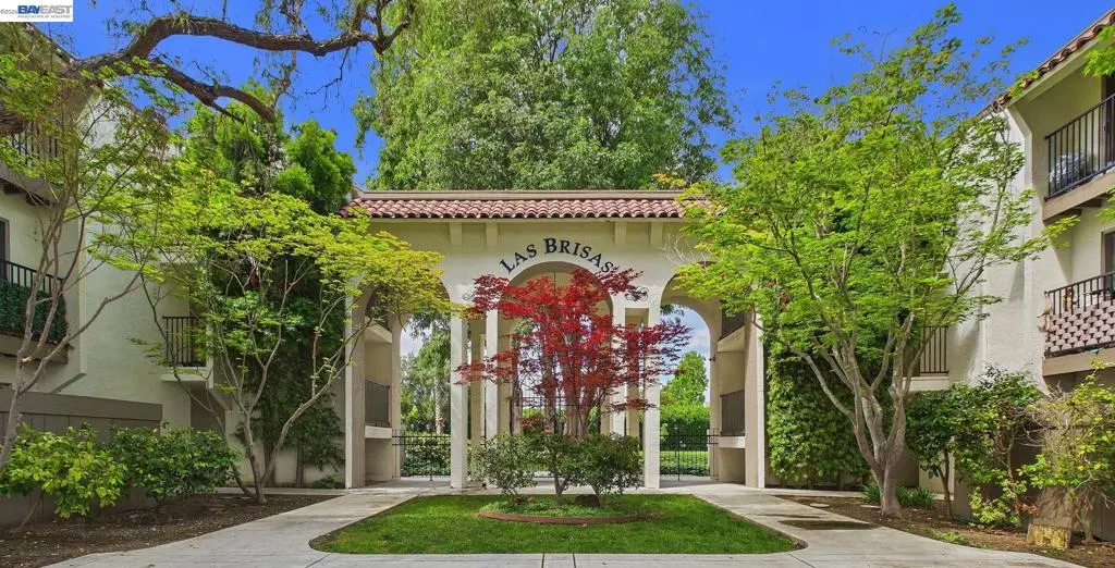 1750 Halford Ave 211, Santa Clara, CA — listing photo 1