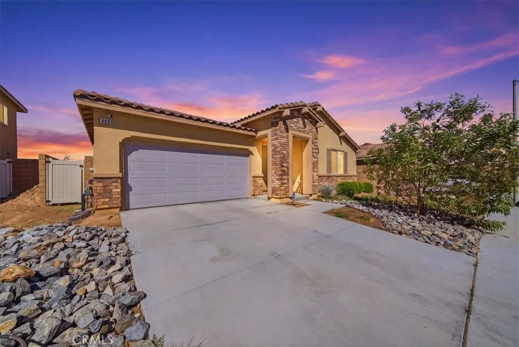 8660 Chester Avenue, Hesperia, CA — listing photo 1