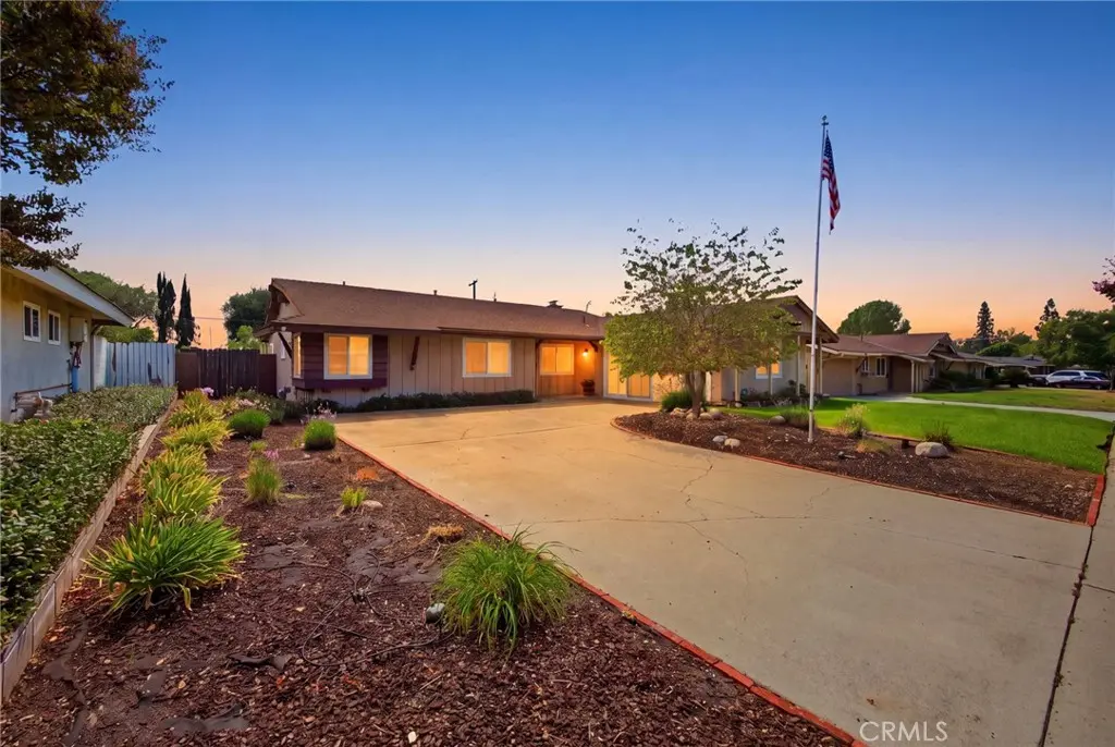 610 Ridgefield Drive, Claremont, CA — listing photo 1