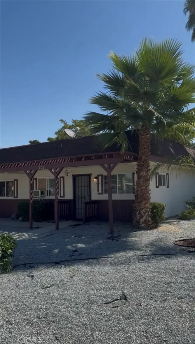 Duplex for rent at 204 N elk, Hemet, CA featuring 1 bed and 1 bath