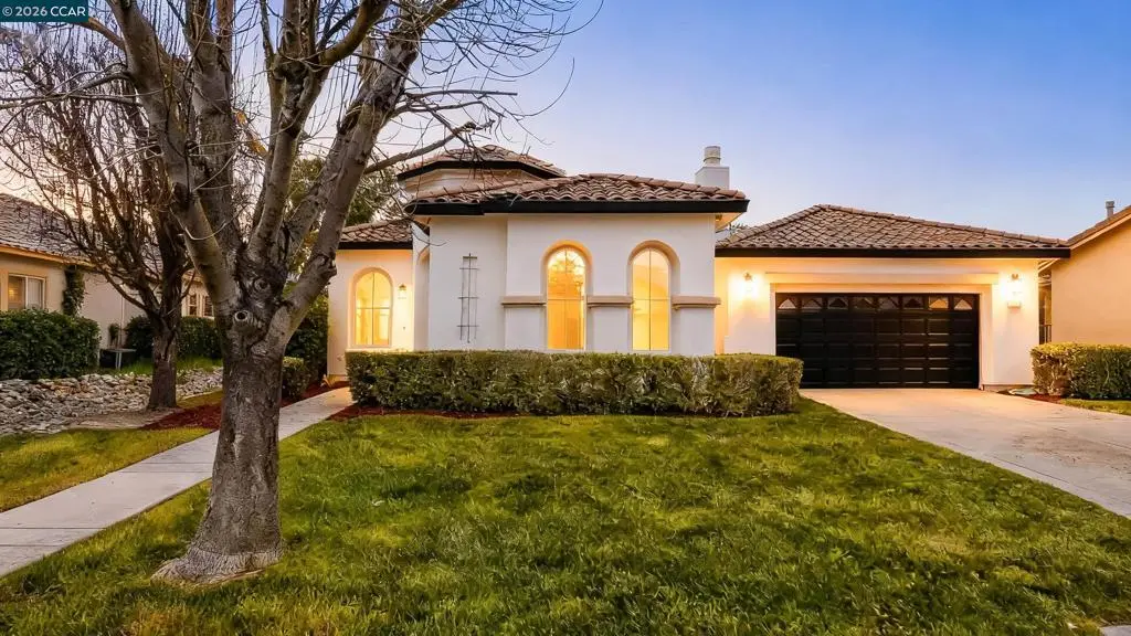 Single Family Residence for sale at 175 Oakridge Way, Rio Vista, CA featuring 3 beds and 3 baths