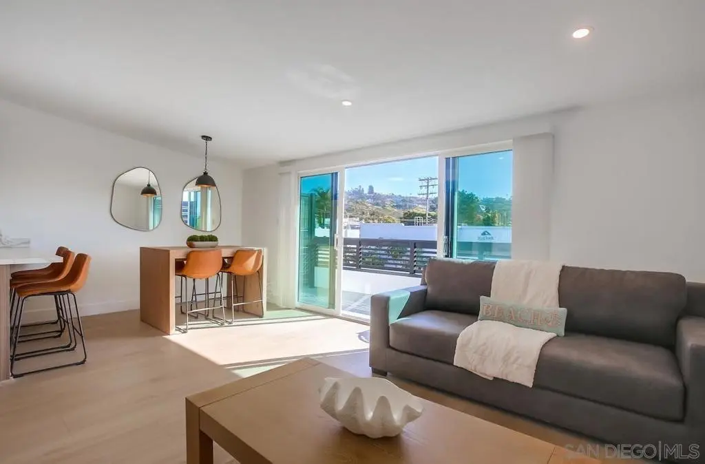 Single Family Residence for rent at 510 Nautilus 1, 2, 3, 4 and 5, La Jolla, CA featuring 1 bed and 1 bath