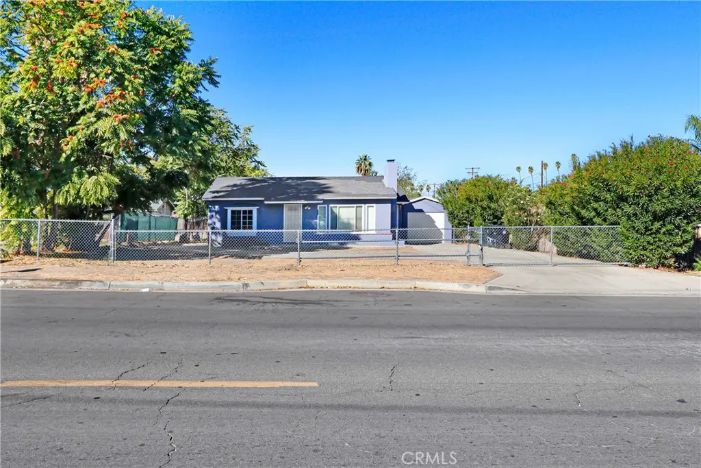 Single Family Residence for sale at 255 N Yale, Hemet, CA featuring 2 beds and 1 bath