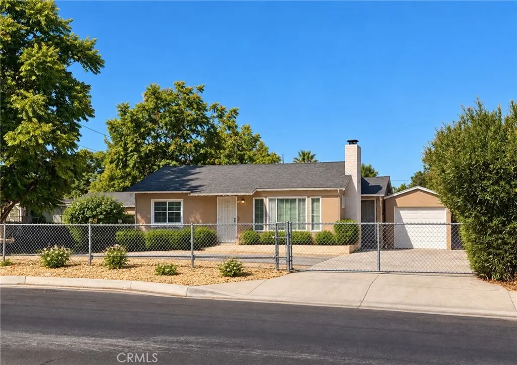 255 N Yale, Hemet, CA — listing photo 1
