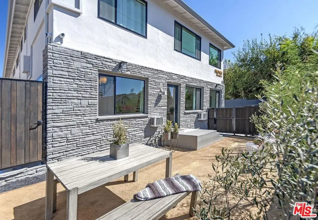 Condominium for rent at 1964 Vista Del Mar Street, Los Angeles, CA featuring 1 bed and 1 bath
