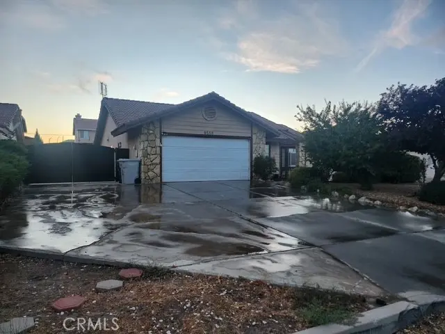 8558 Valley View, Hesperia, CA — listing photo 1
