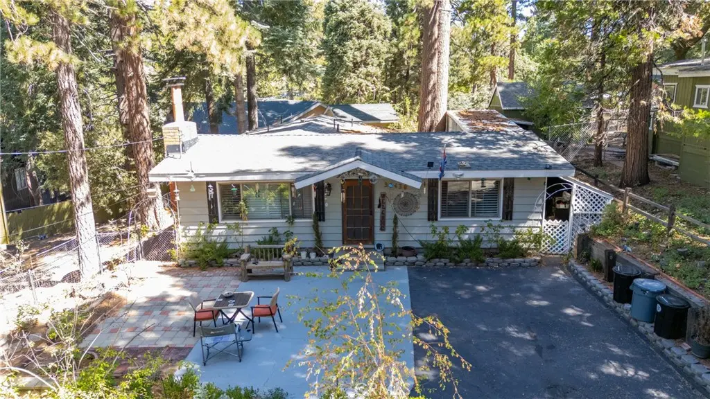 31430 Frontier, Running Springs, CA — listing photo 1