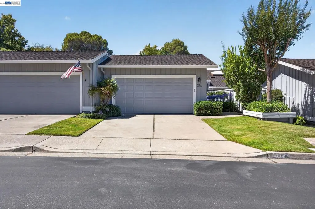Residential Lease for rent at 2005 Rancho Verde Circle West, Danville, Contra Costa County, CA featuring 2 beds and 2 baths