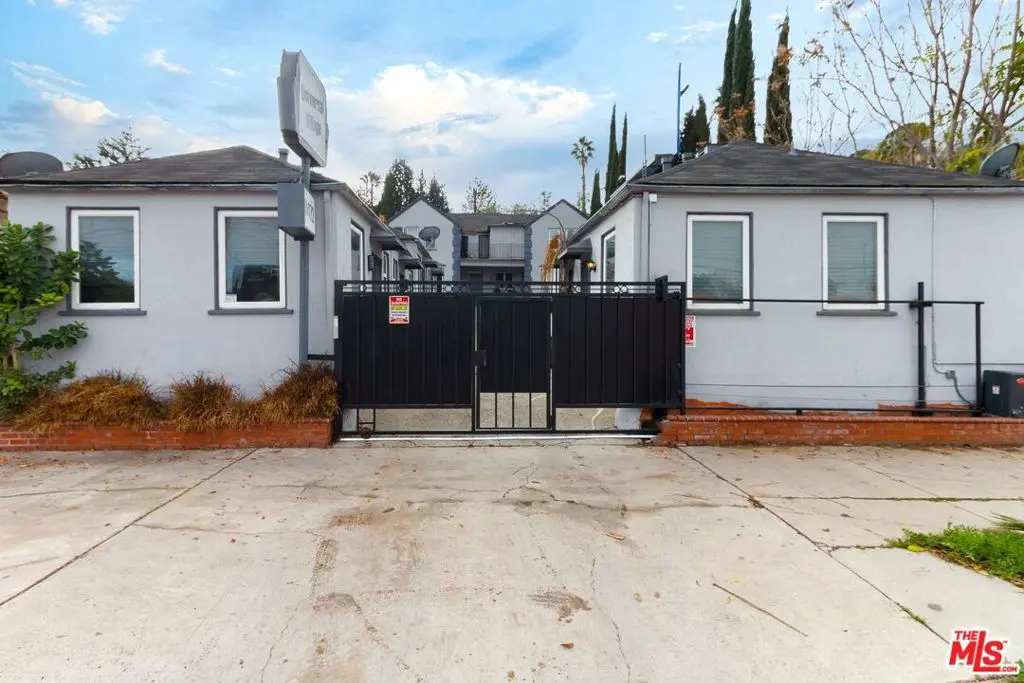 11472 VENTURA 4, Studio City, CA — listing photo 1