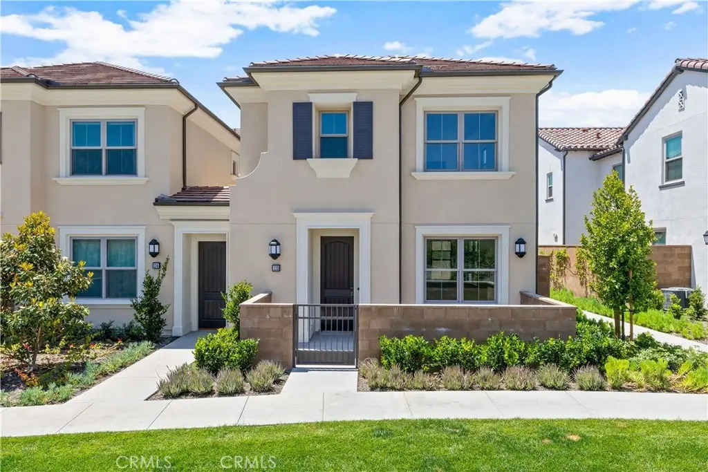 Condominium for rent at 112 Newburry, Irvine, CA featuring 3 beds and 4 baths