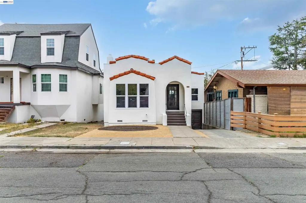 Single Family Residence for sale at 422 Monterey St, Vallejo, CA featuring 3 beds and 1 bath