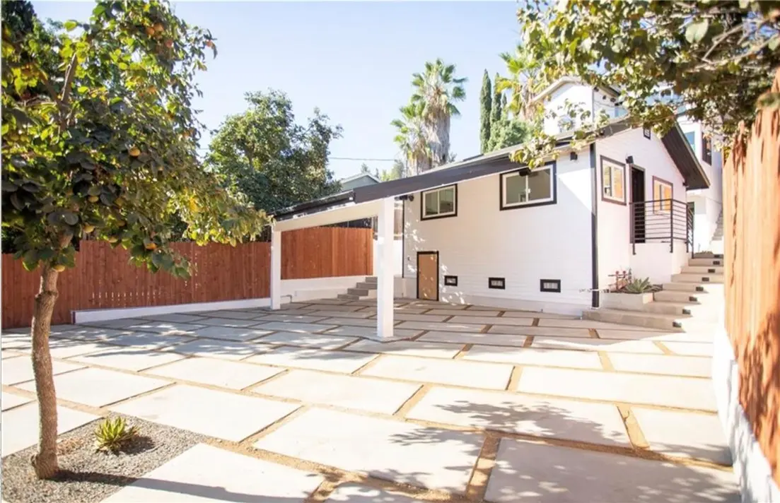 2290 Riverside Drive, Los Angeles, CA — listing photo 1