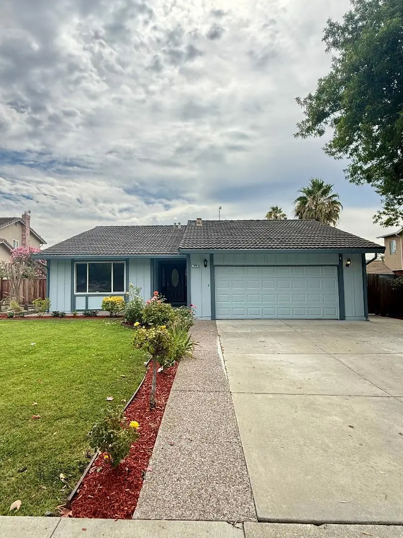 Residential Lease for rent at 375 Shawnee, Fremont, Alameda County, CA featuring 4 beds and 2 baths