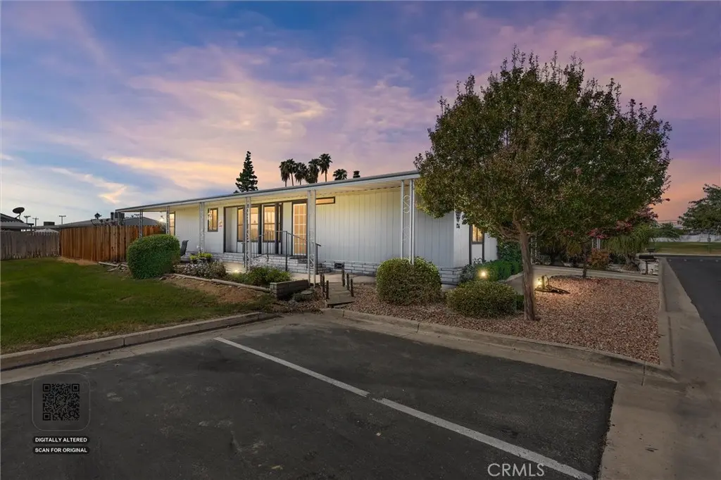 126 Set, Bakersfield, CA — listing photo 1