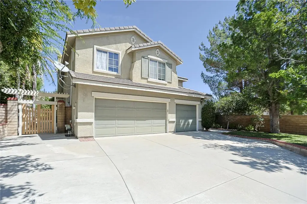 28611 Lupine St, Castaic, CA — listing photo 1