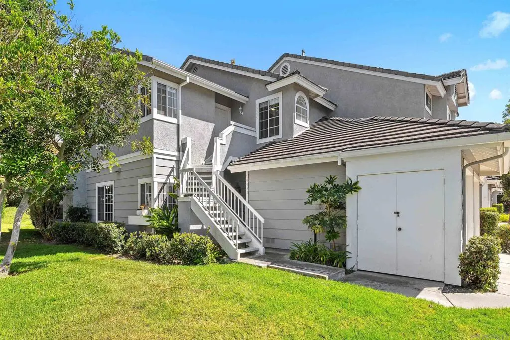 Single Family Residence for rent at 13335 Kibbings Rd, San Diego, CA featuring 2 beds and 2 baths