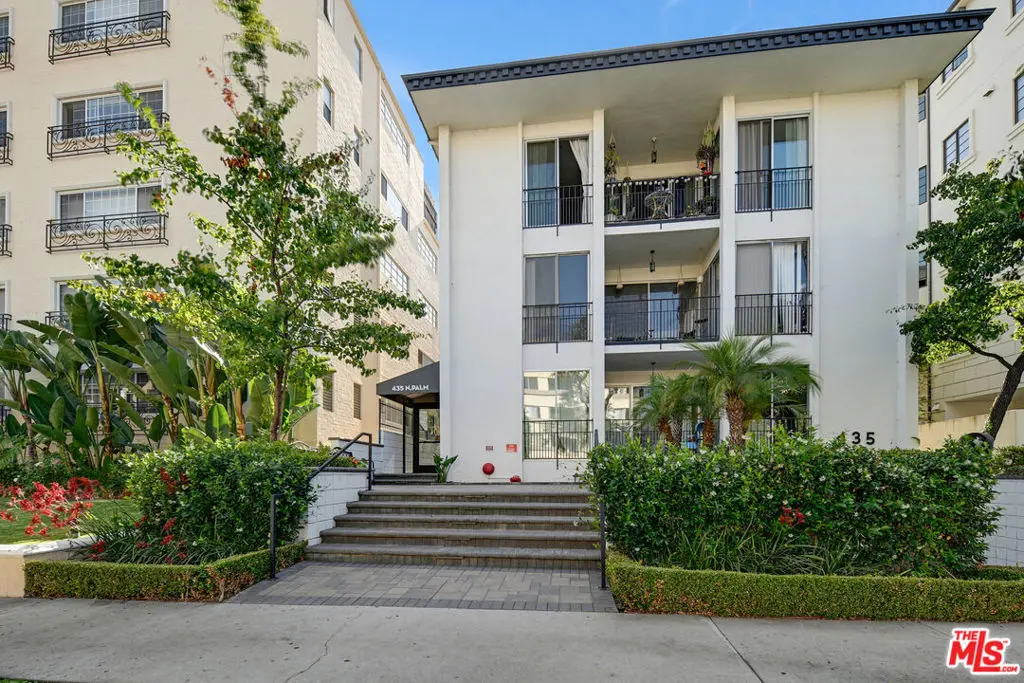 Condominium for rent at 435 N PALM Drive 203, Beverly Hills, CA featuring 2 beds and 2 baths