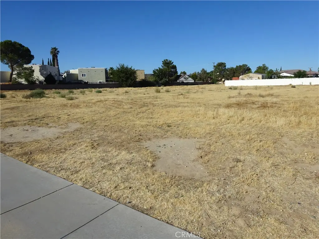 15 15th, Lancaster, CA — listing photo 1