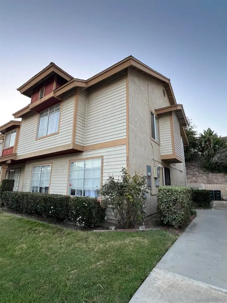 2019 Manzana Way, San Diego, CA — listing photo 1