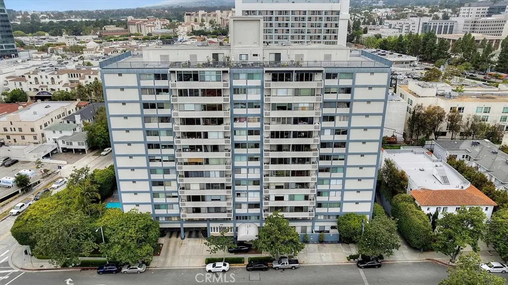 Condominium for sale at 969 Hilgard Avenue 1006, Los Angeles, CA featuring 1 bed and 1 bath