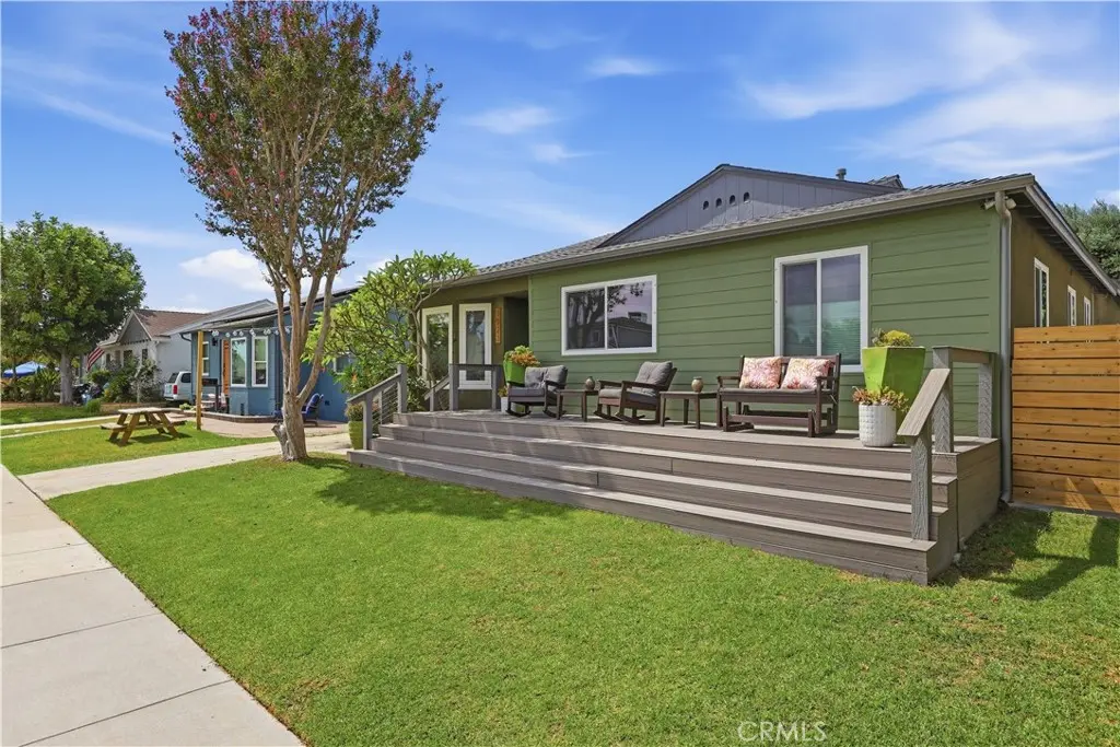Single Family Residence for sale at 3923 Conquista, Long Beach, CA featuring 3 beds and 2 baths