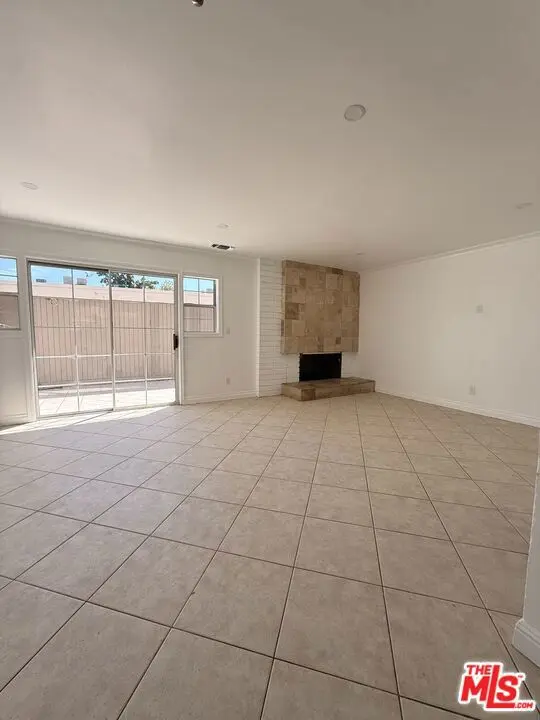 18110 Killllion Street 10, Tarzana, CA — listing photo 1