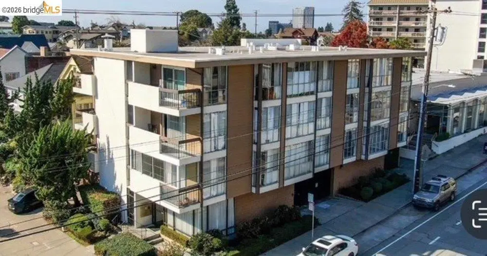 Condominium for sale at 4099 Howe St 102, Oakland, CA featuring 2 beds and 1 bath