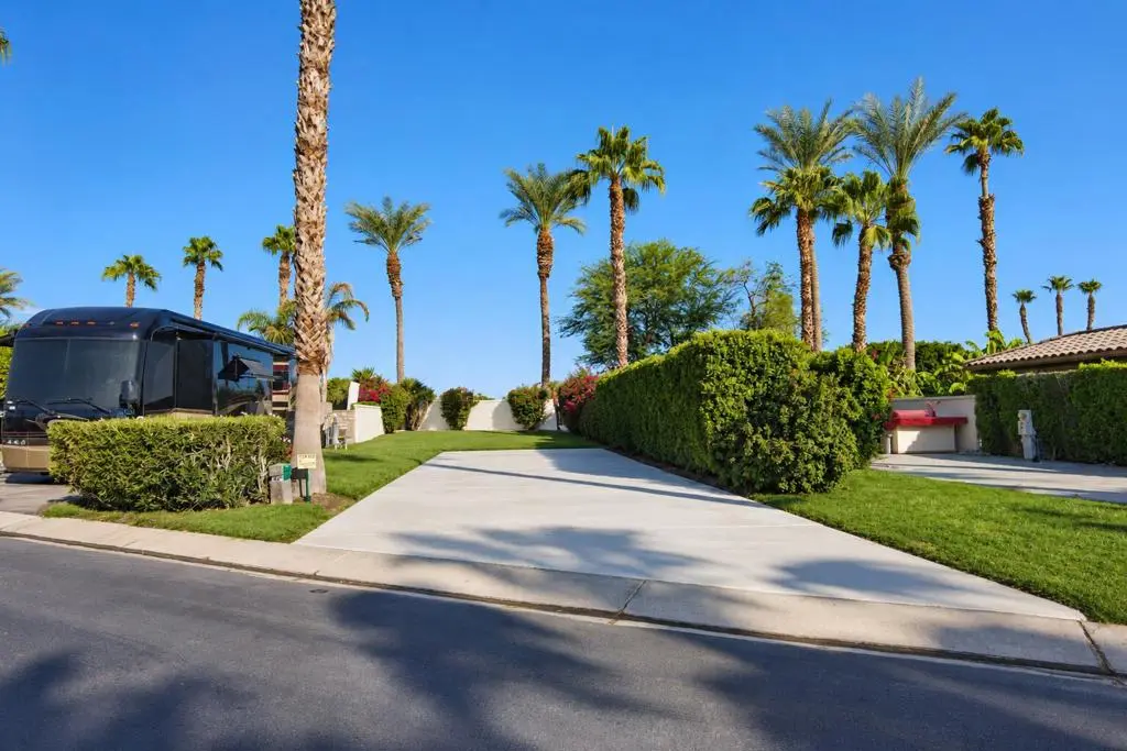 Mobile Home for sale at 80501 Avenue 48 297, Indio, CA