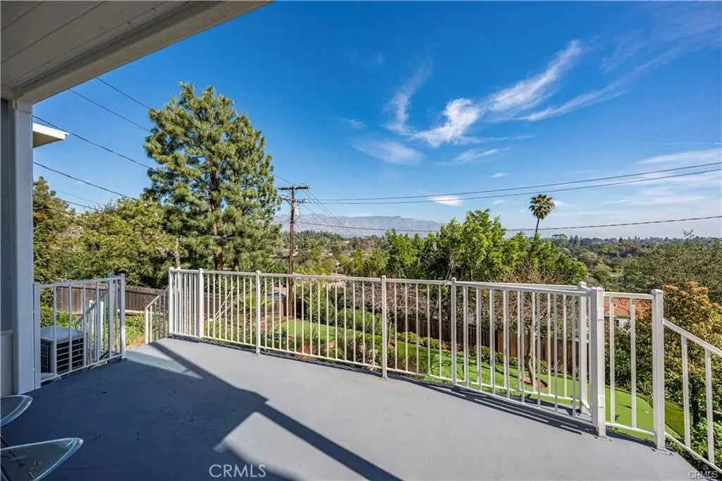 332 Anita Dr, Pasadena, CA — listing photo 1