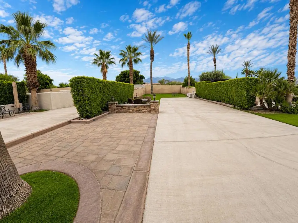 Mobile Home for sale at 80501 Avenue 48 391, Indio, CA