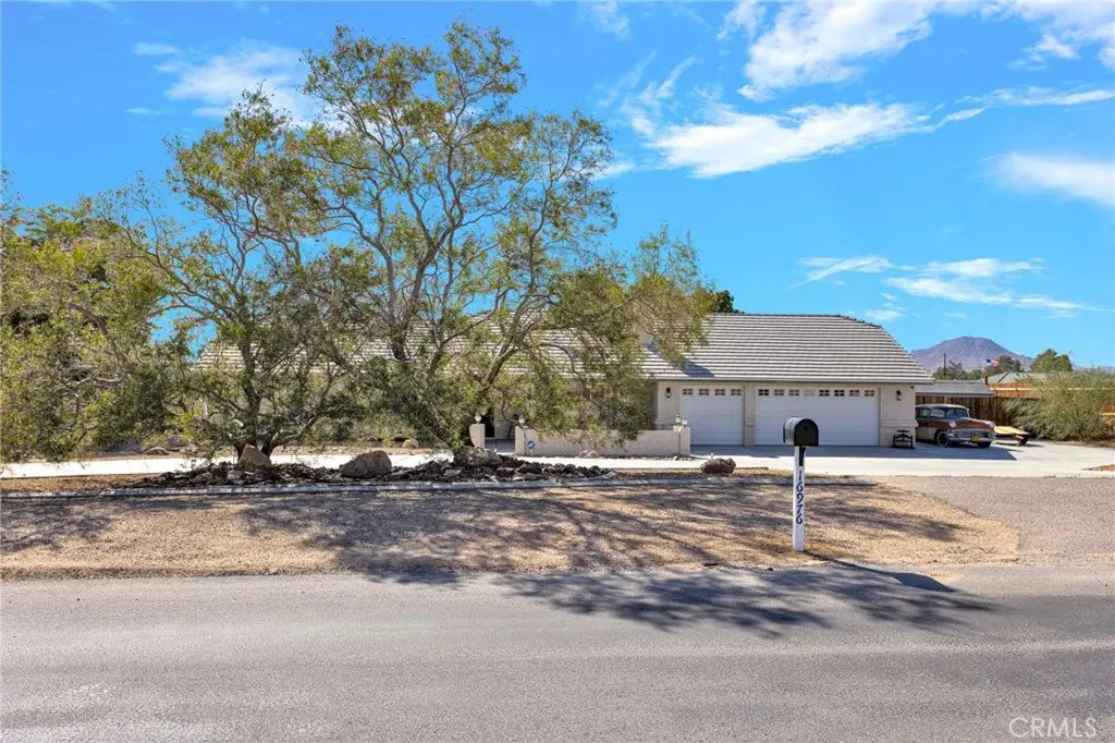 16976 Joshua, Apple Valley, CA — listing photo 1