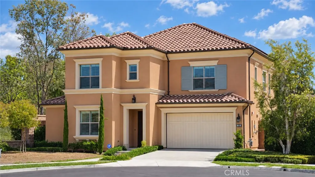 Single Family Residence for rent at 100 Wheat, Irvine, CA featuring 4 beds and 4 baths