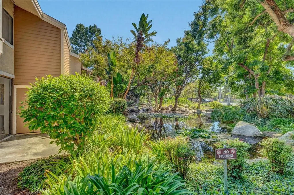 247 Pineview, Irvine, CA — listing photo 1