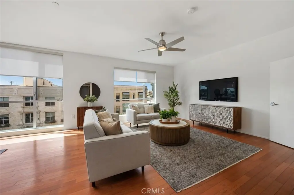 285 W 6th St 326, San Pedro, CA — listing photo 1