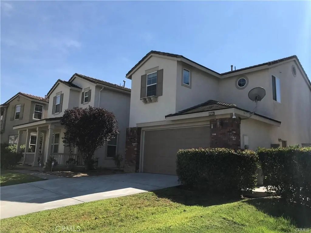Single Family Residence for rent at 12717 Burbank, Corona, CA featuring 5 beds and 5 baths