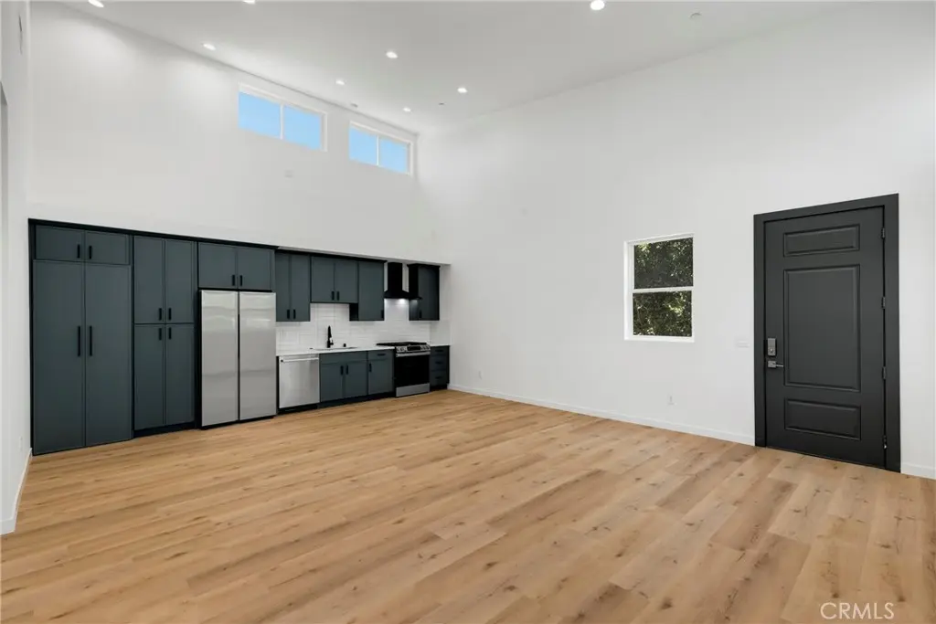 22920 Califa C, Woodland Hills, CA — listing photo 1