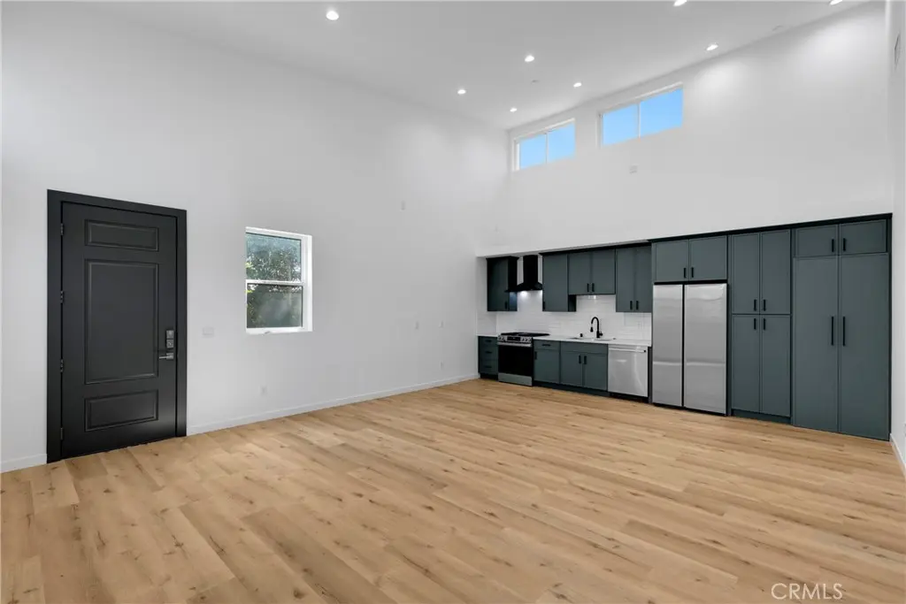 22920 Califa A, Woodland Hills, CA — listing photo 1
