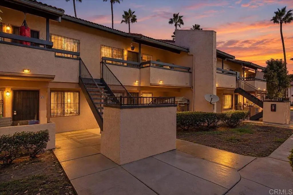 875 W San Ysidro Boulevard 14, San Ysidro, CA — listing photo 1