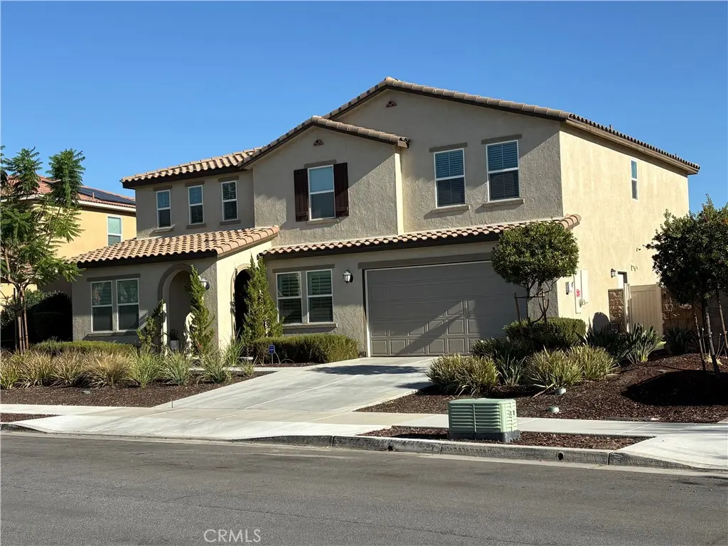 Single Family Residence for rent at 32865 Marin Fields Rd, Temecula, CA featuring 5 beds and 3 baths