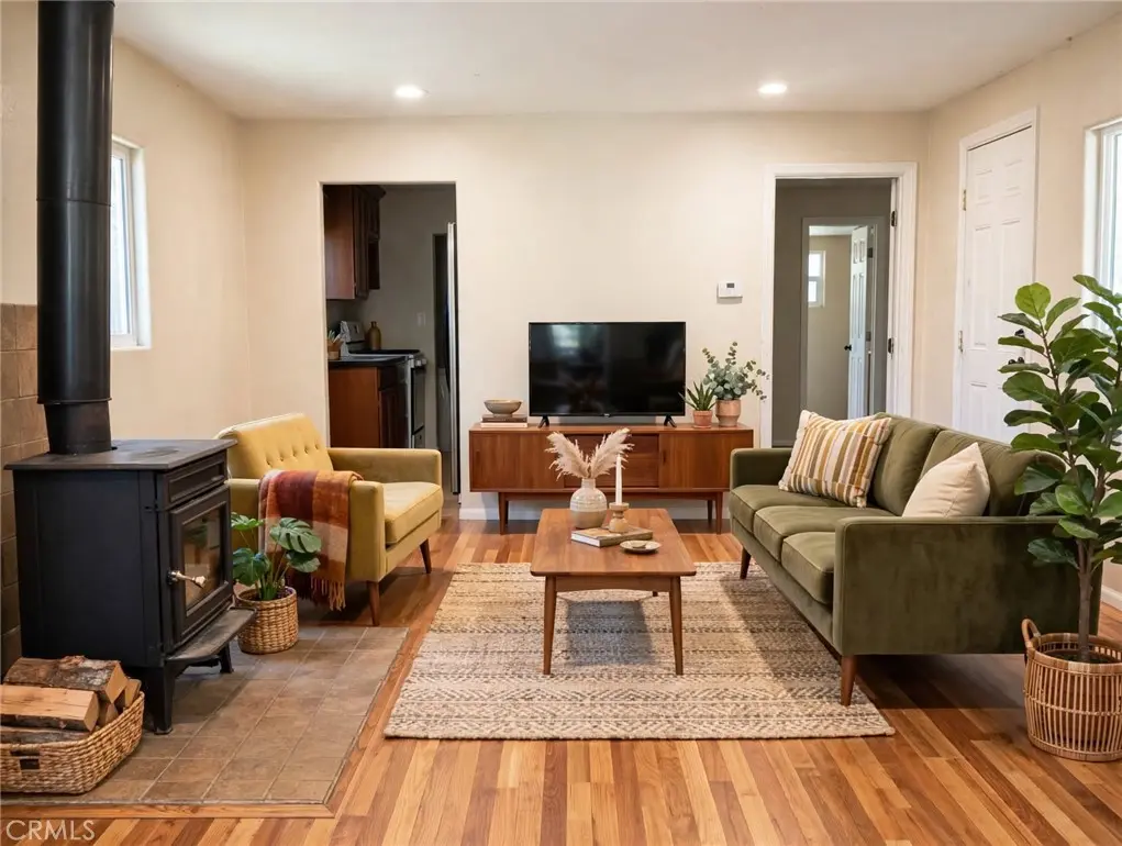 796 N Village, Crestline, CA — listing photo 1